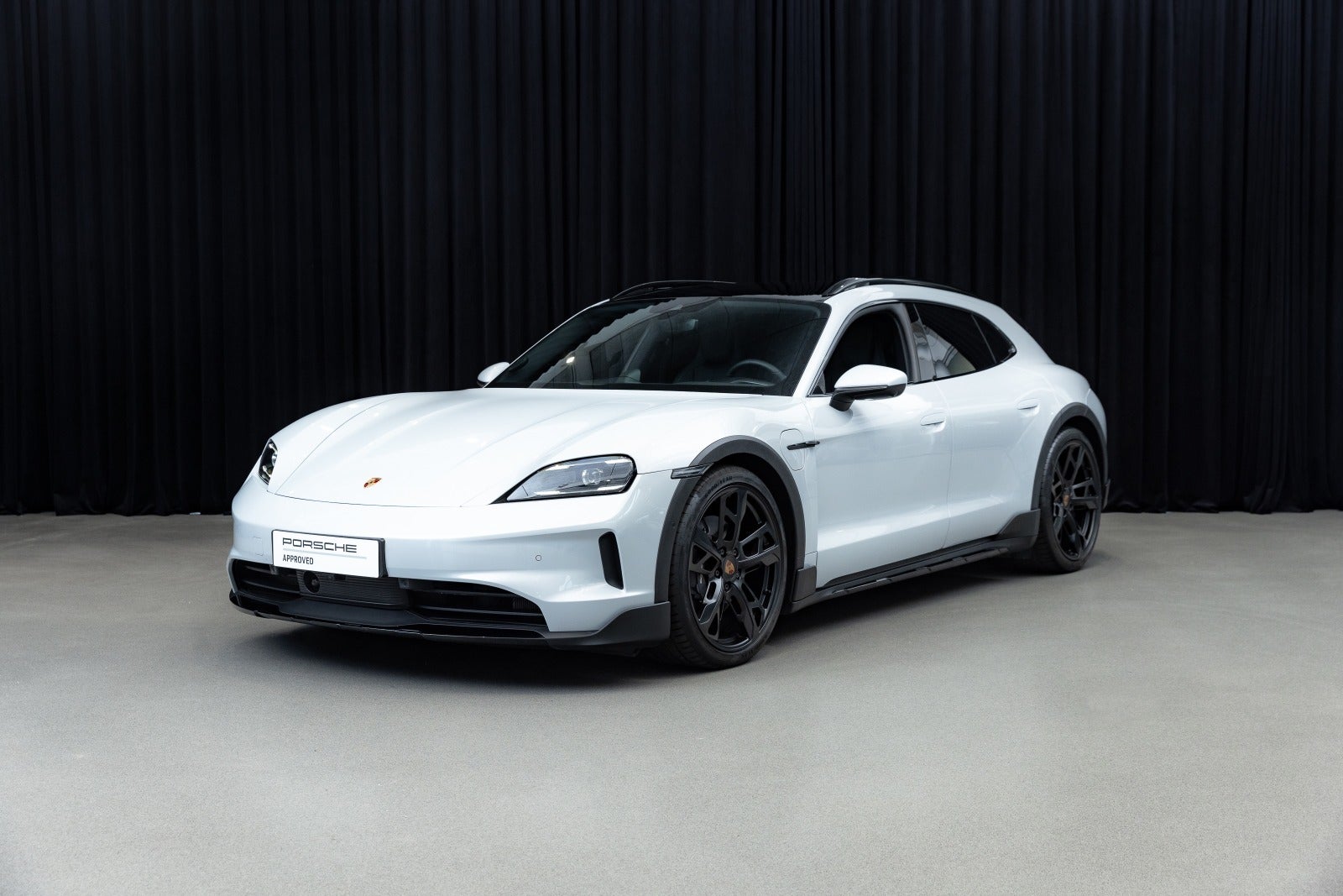 Porsche Taycan 4