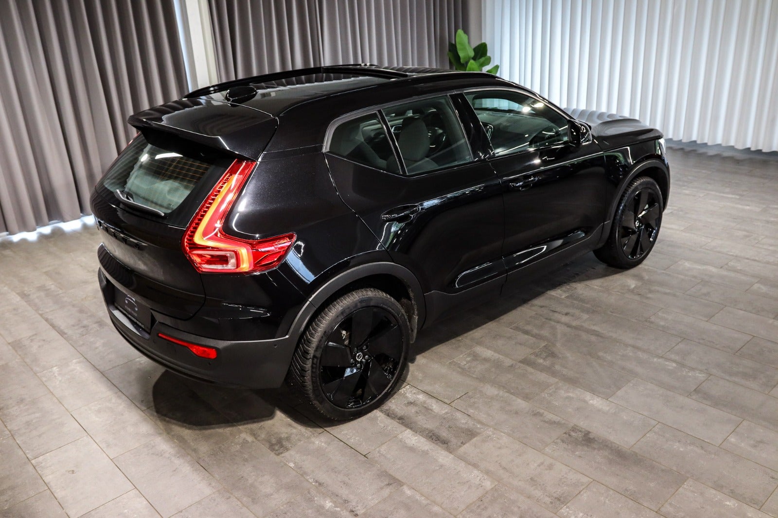Billede af Volvo EX40  Extended Range Black Edition