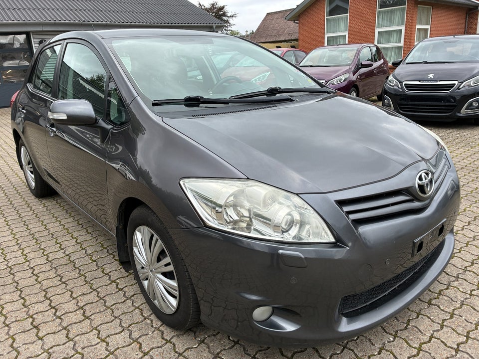 Toyota Auris, Billede 2