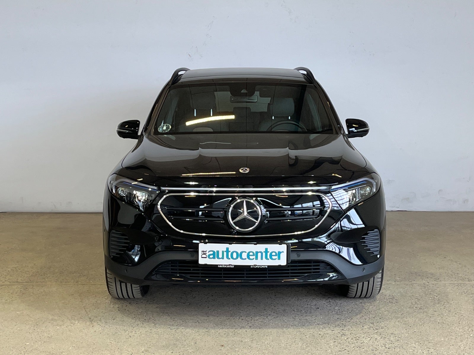 Mercedes EQB250 Electric Art