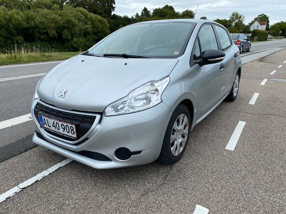 Peugeot 208, Billede 1