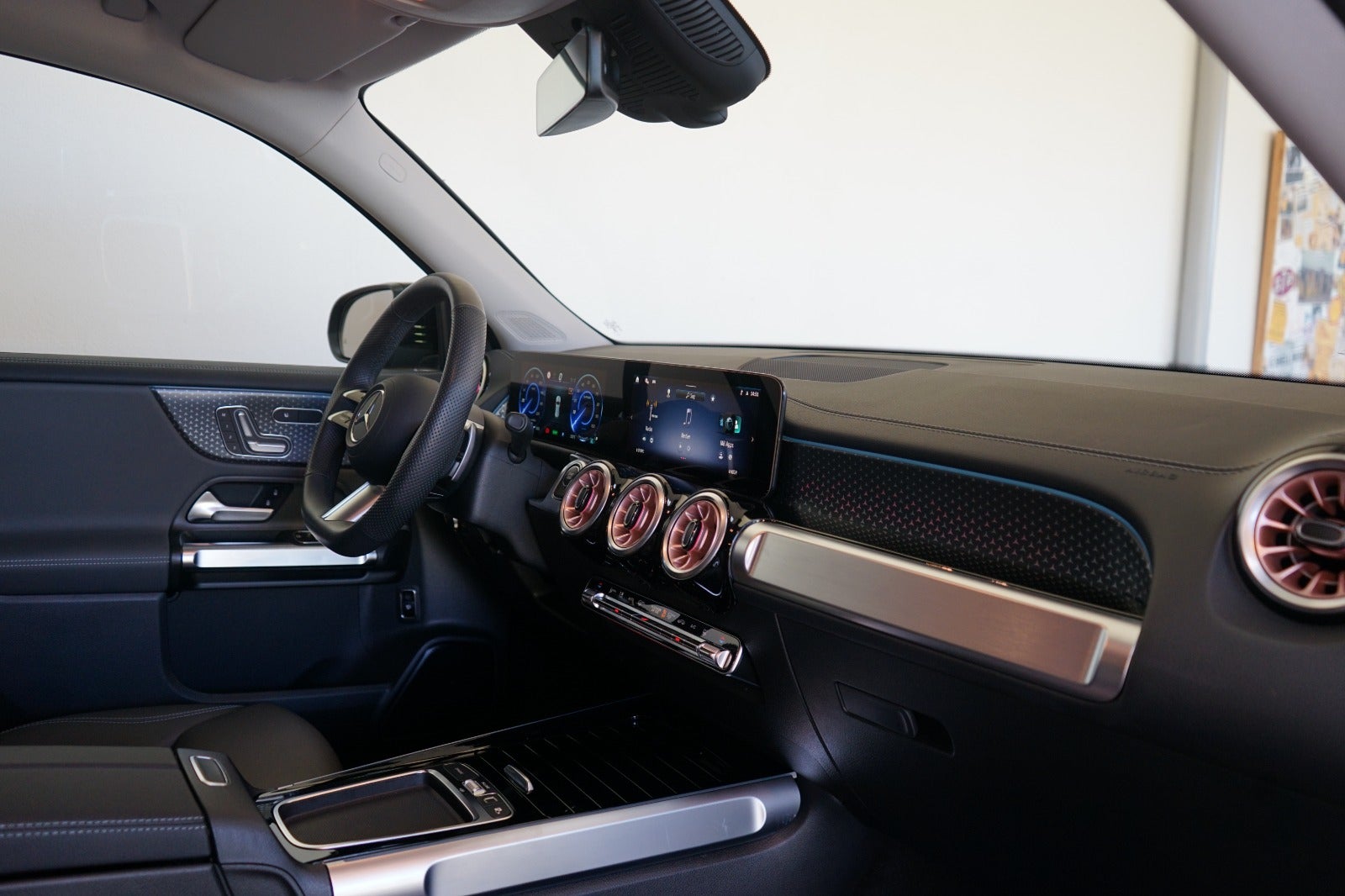 Mercedes EQB250+