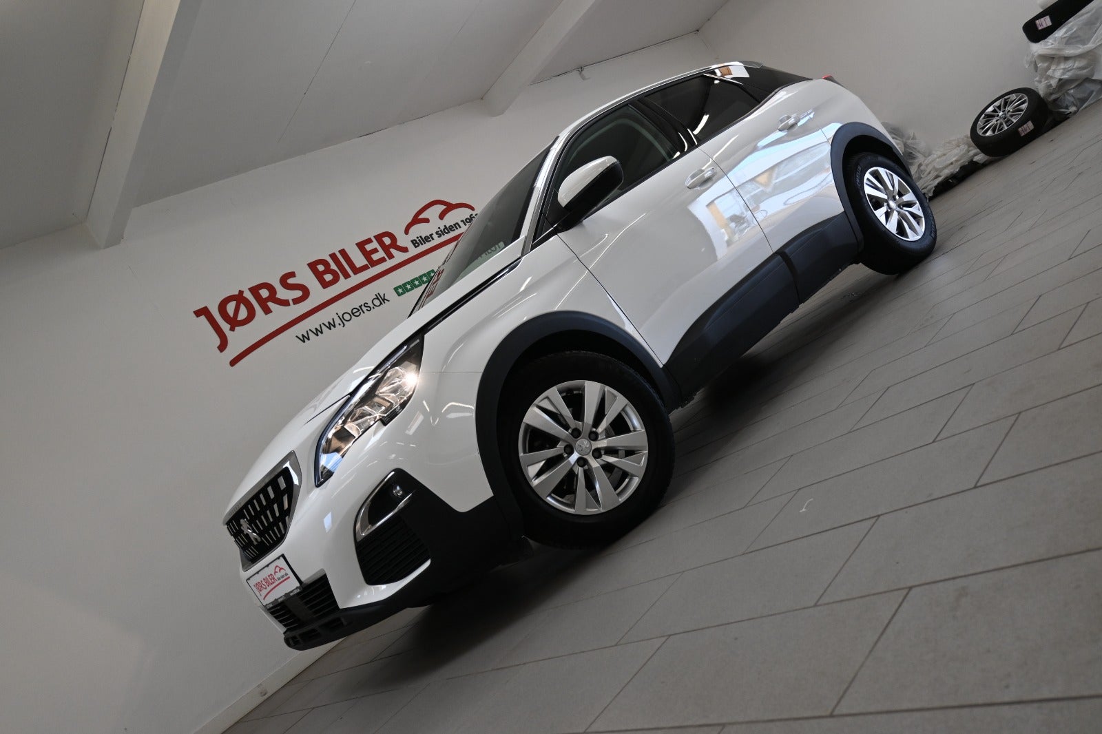 Peugeot 3008 PureTech 130 Strike Van