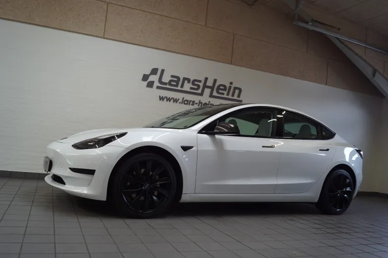 Tesla Model 3 Standard Range+ RWD