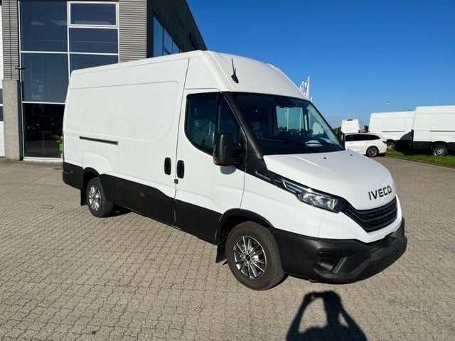 Billede af Iveco Daily 3,0 35S18 12m³ Van AG8