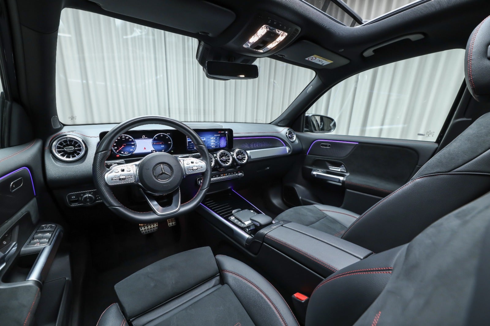 Mercedes-Benz EQB 350 (4/8)