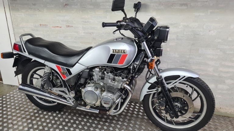 Yamaha XJ 750 