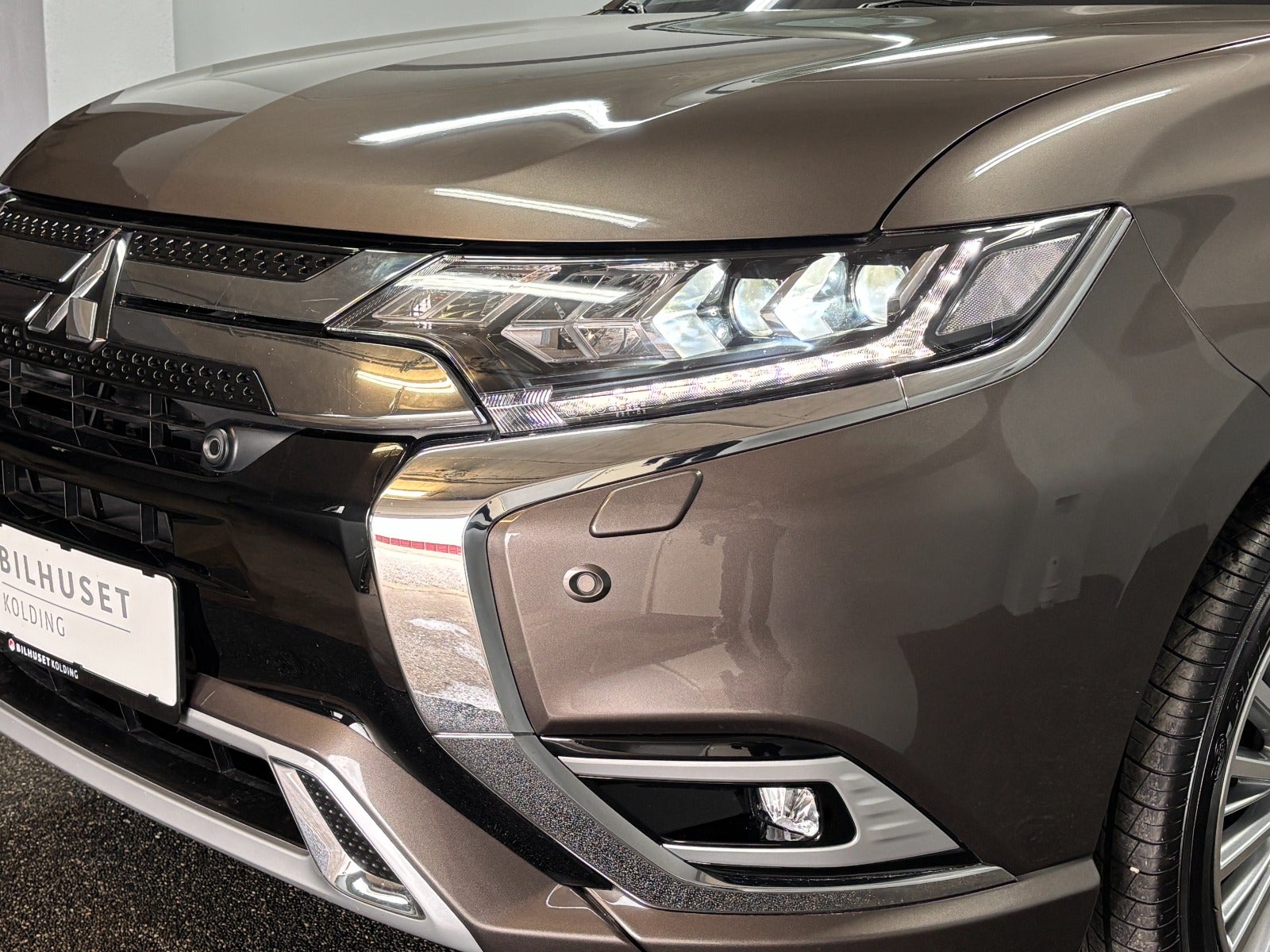 Billede af Mitsubishi Outlander 2,4 PHEV Intense CVT 4WD