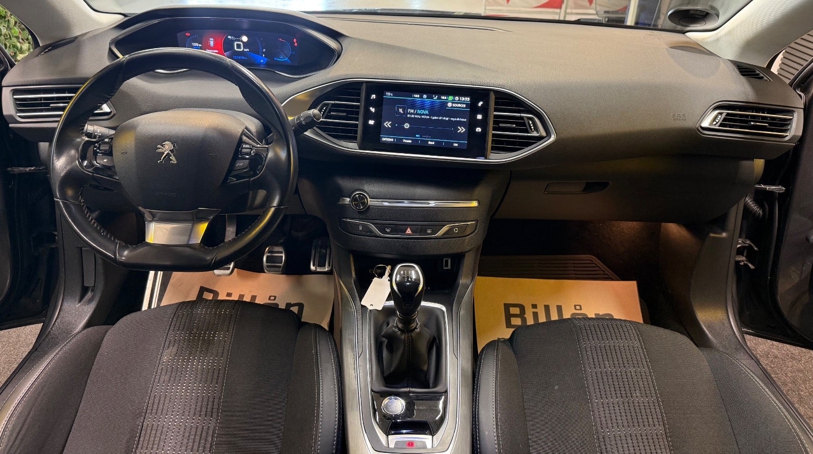 Billede af Peugeot 308 1,5 BlueHDi 130 Allure Sky SW