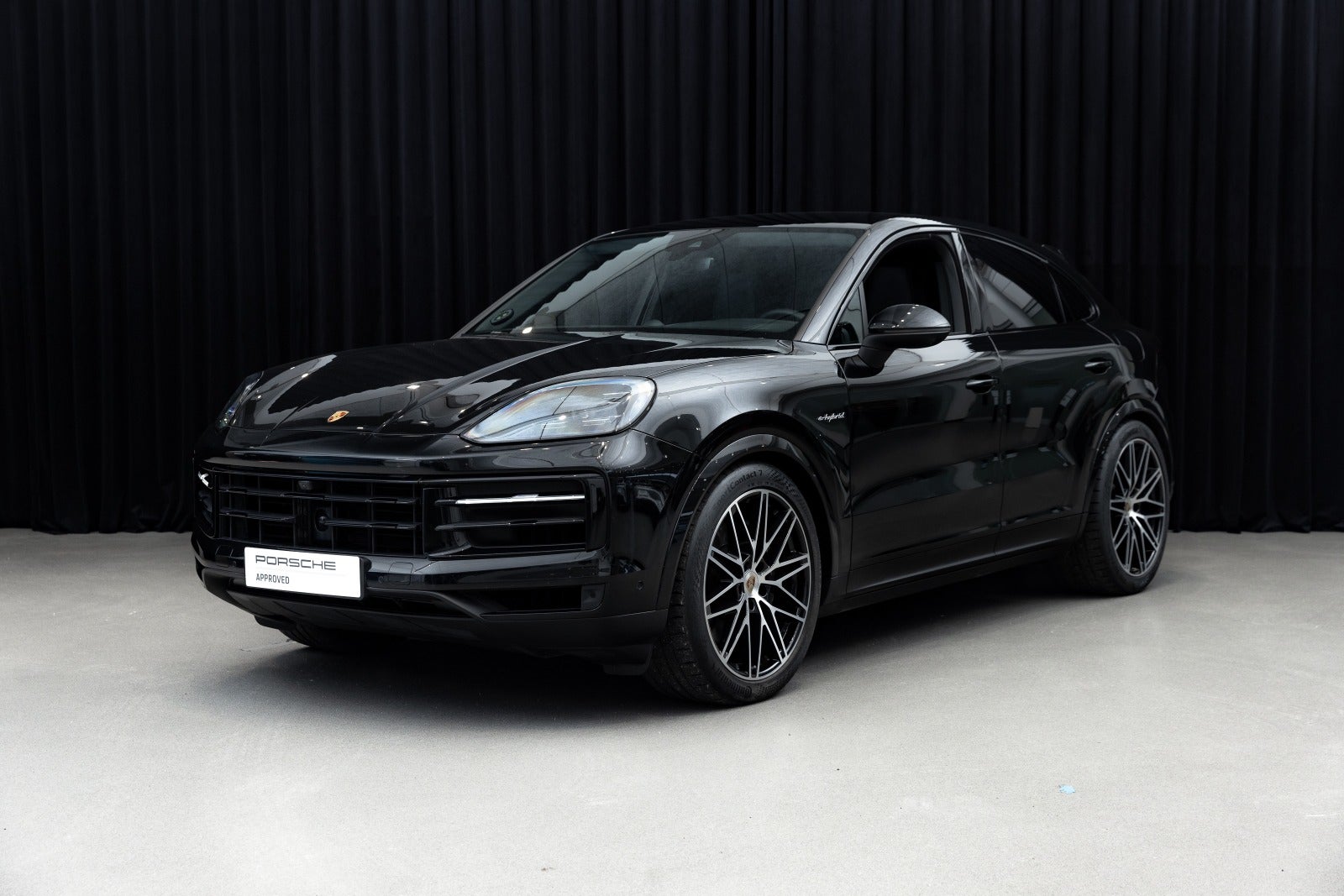 Gallery image 1 of 18