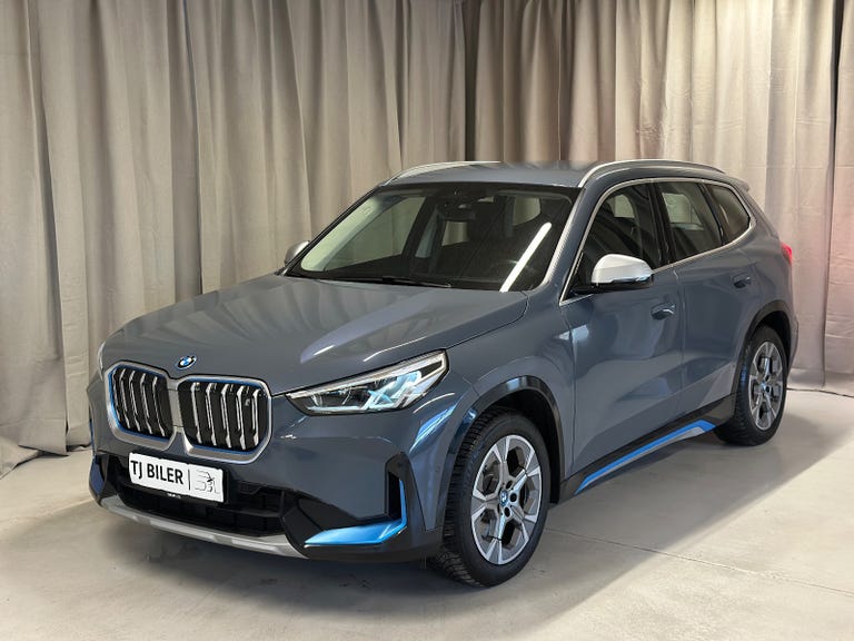 BMW iX1 xDrive30 X-Line
