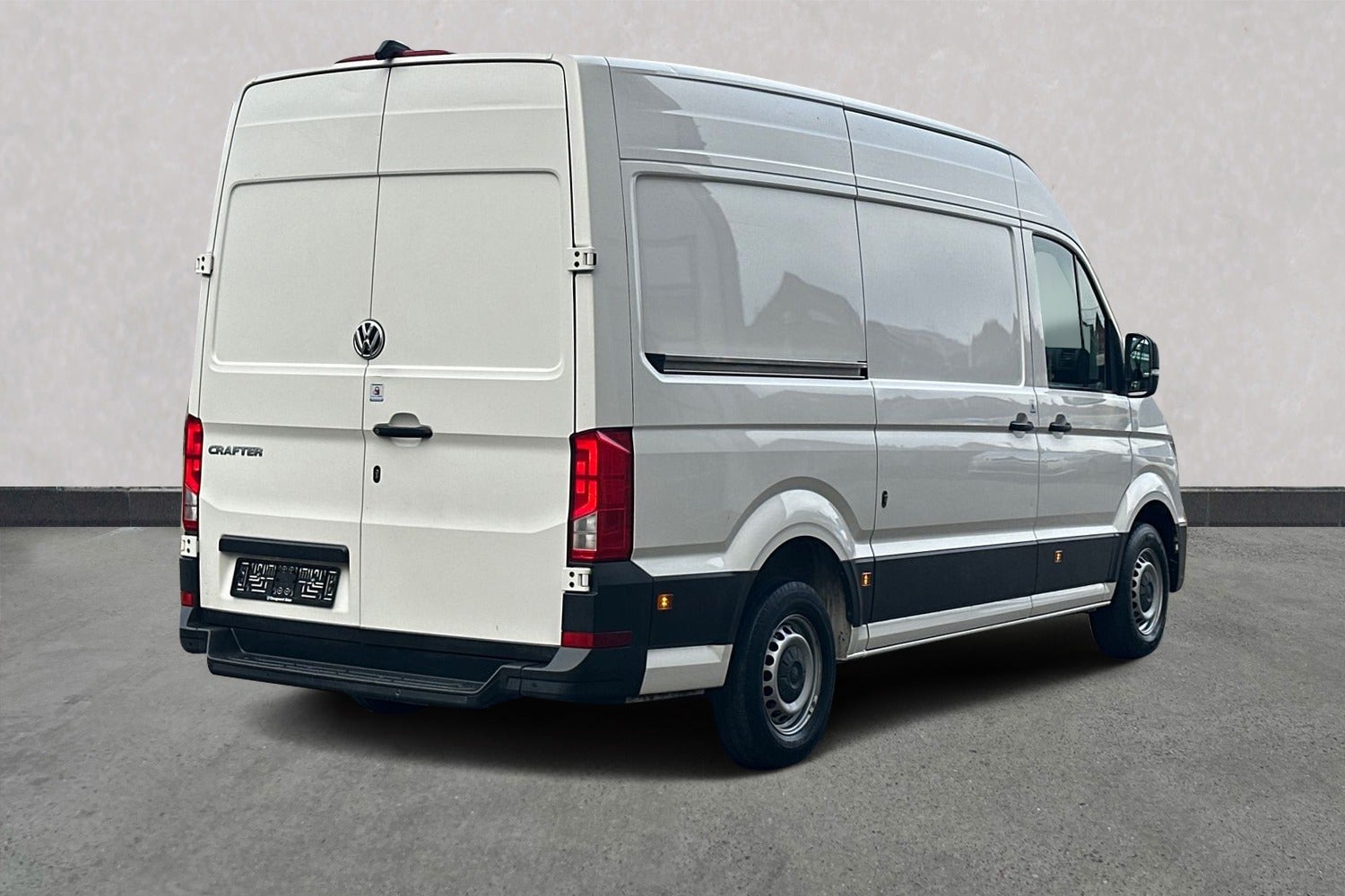 Billede af VW Crafter 35 2,0 TDi 140 Kassevogn L3H2 aut.