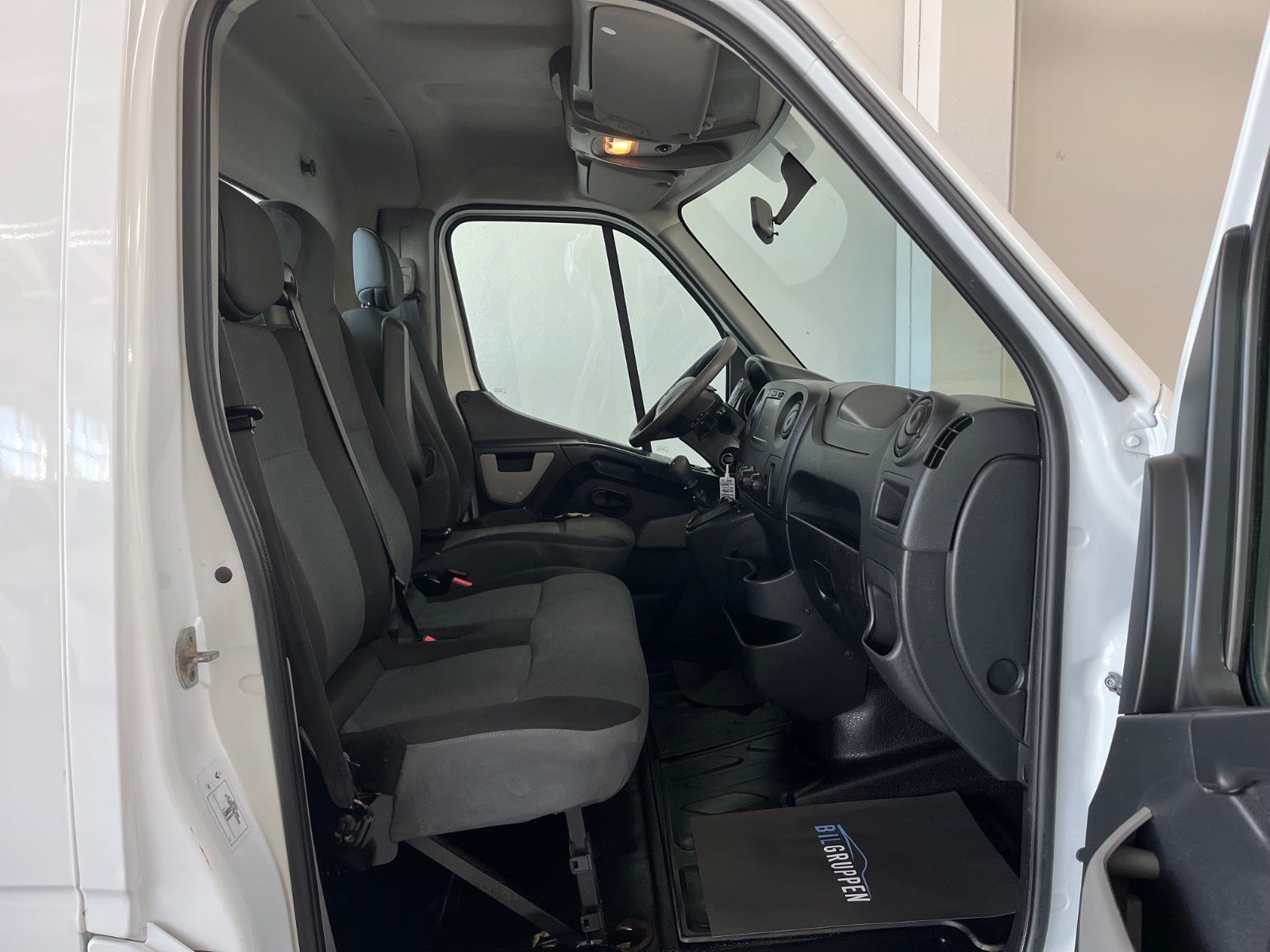 Billede af Renault Master III T35 2,3 dCi 170 L3 Knæklad