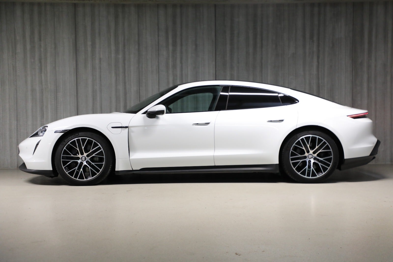 Porsche Taycan Performance+