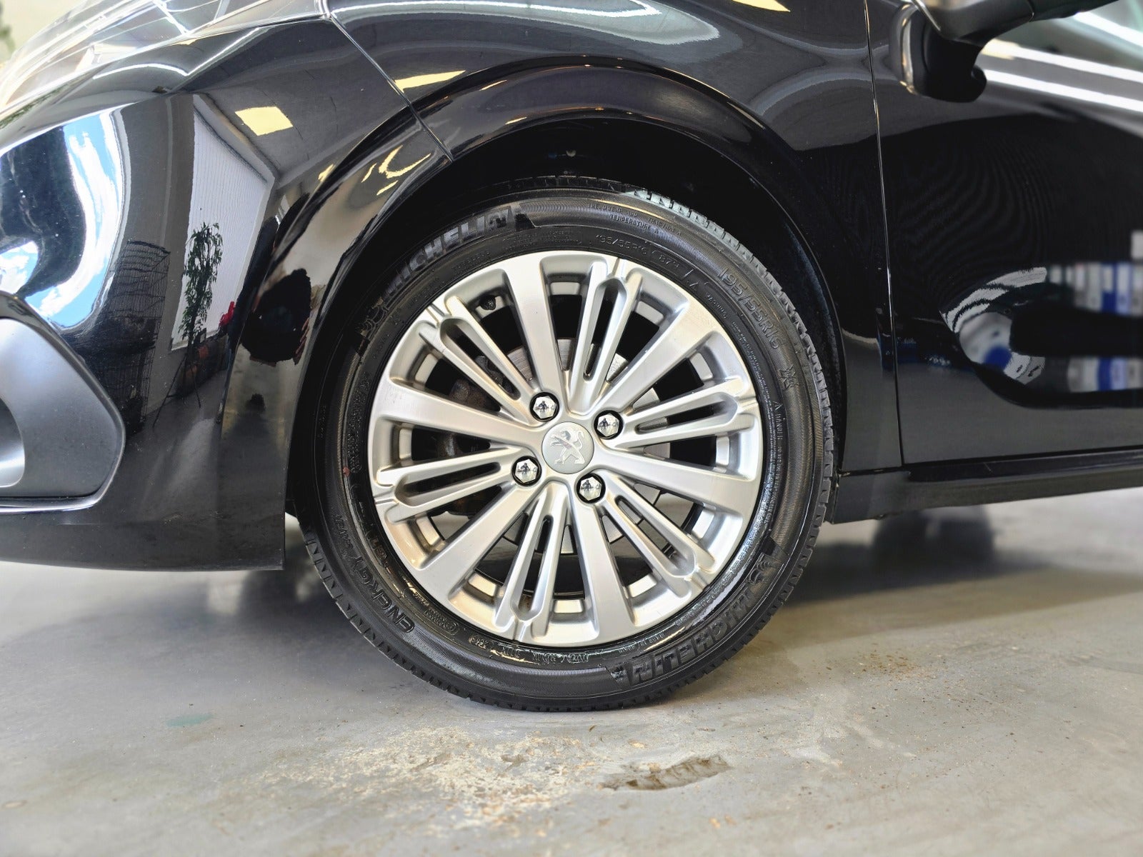 Billede af Peugeot 208 1,2 VTi 82 Selection Sky