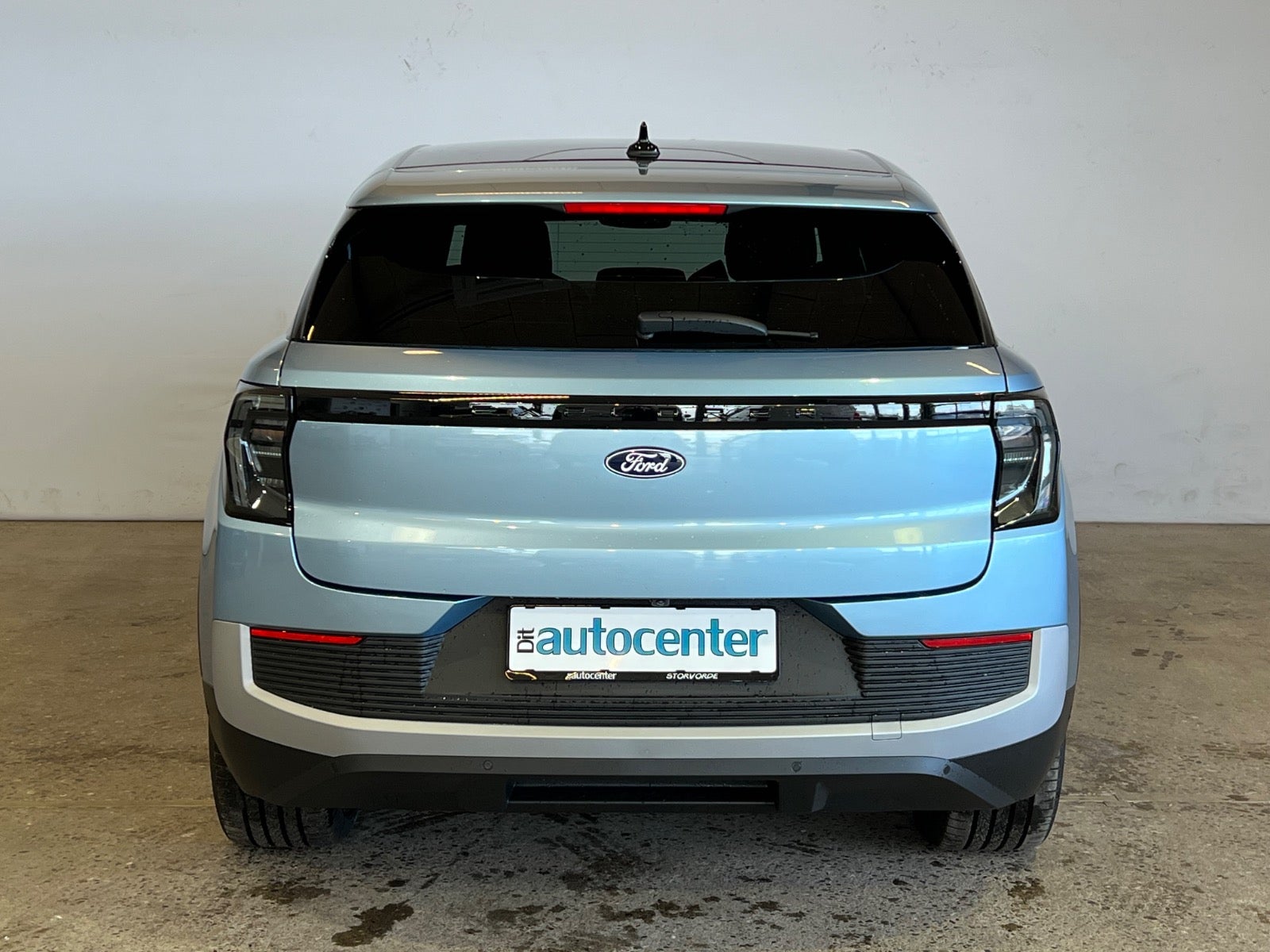 Ford Explorer Premium Extended Range AWD