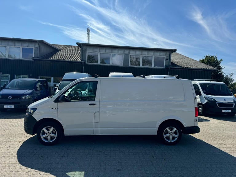 VW Transporter TDi 150 Kassevogn lang