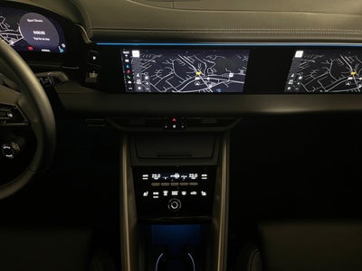 Porsche Macan Turbo Van