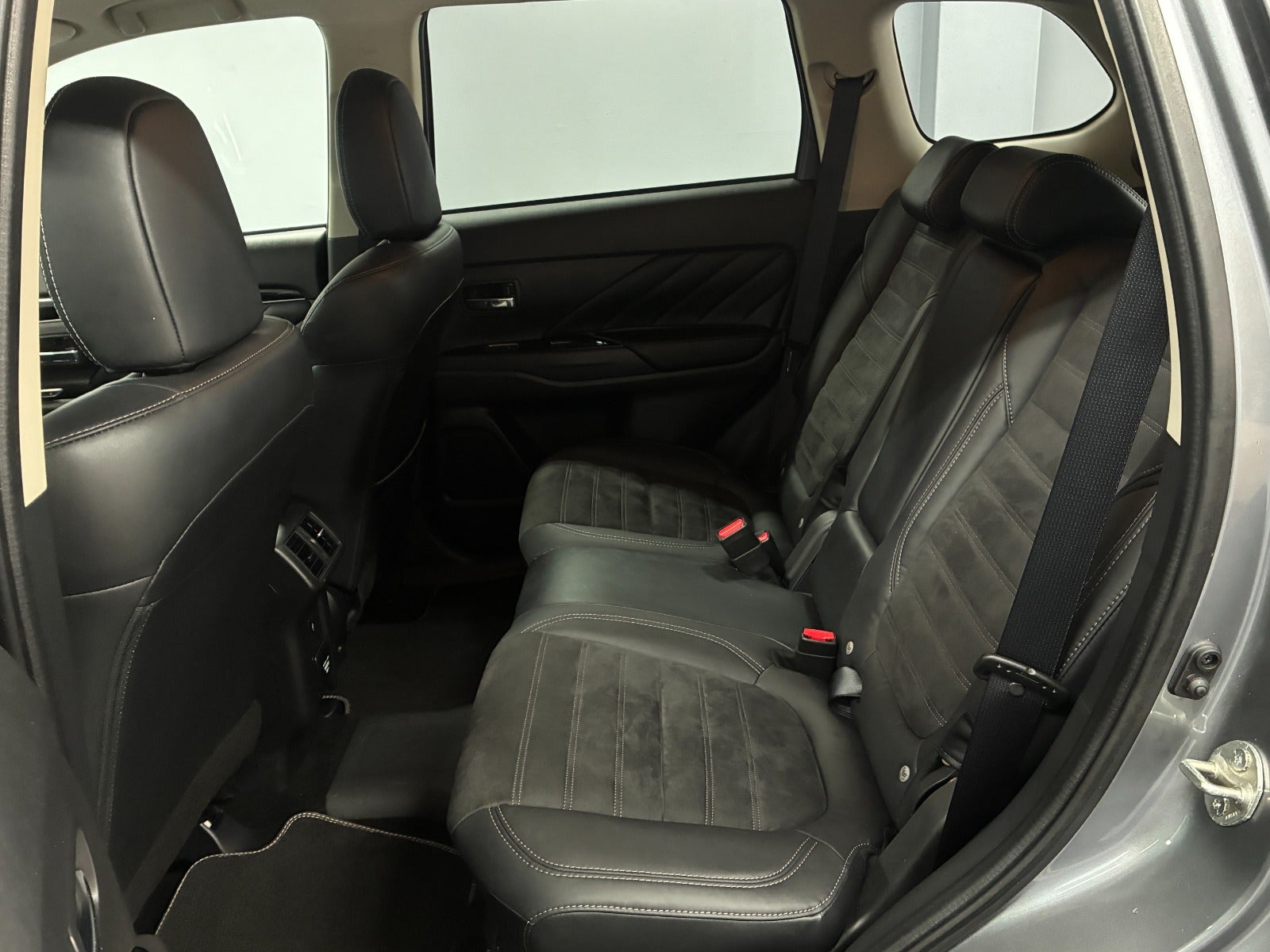 Billede af Mitsubishi Outlander 2,4 PHEV Intense CVT 4WD