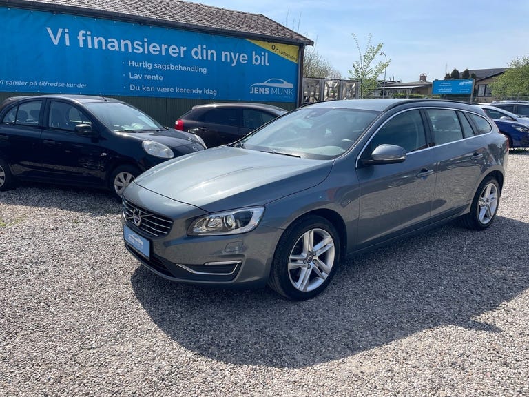 Volvo V60 T3 152 Momentum