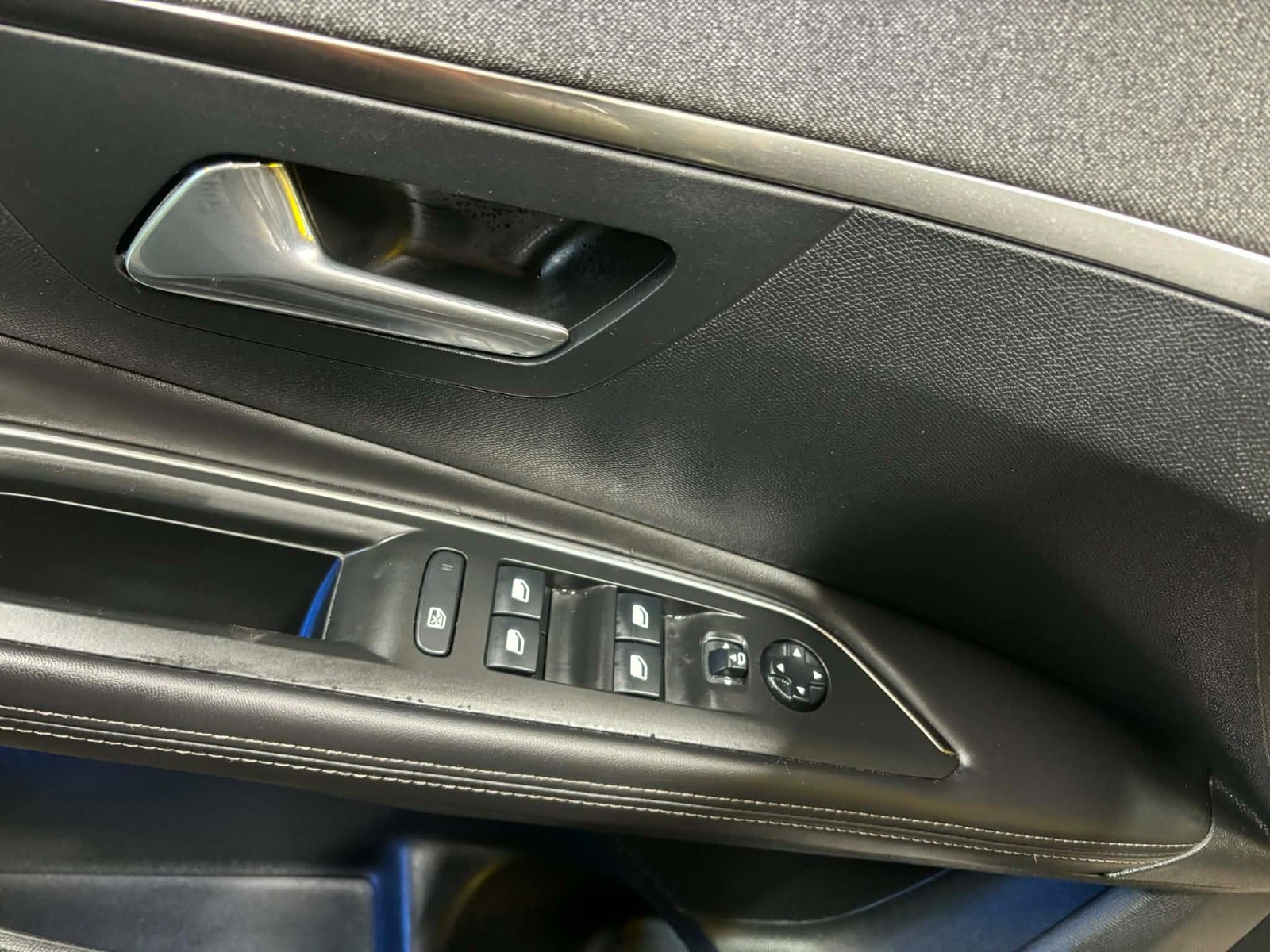 Billede af Peugeot 3008 1,2 e-THP 130 Active