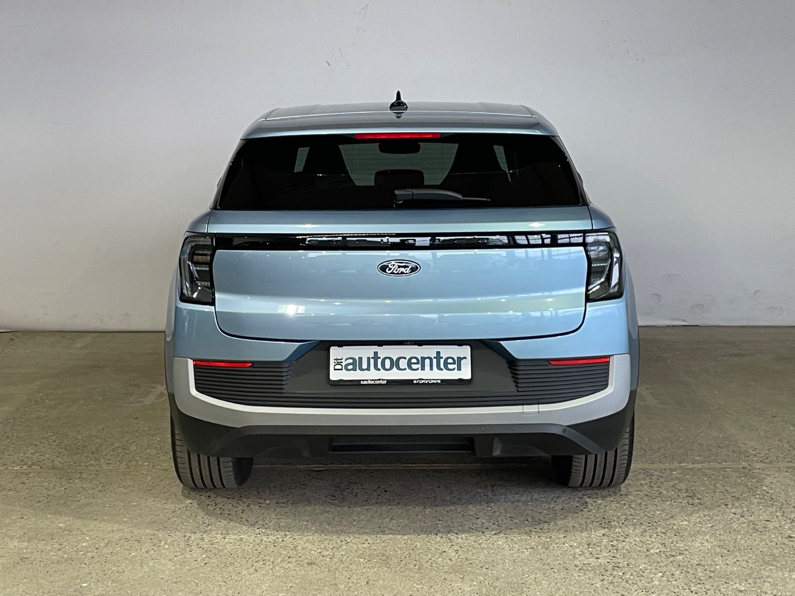 Ford Explorer Select Extended Range