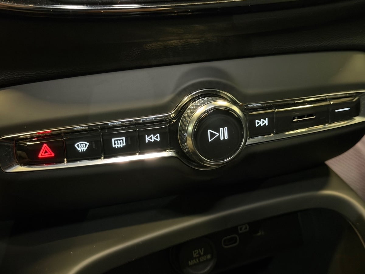 Volvo EX40 Twin Black Edition