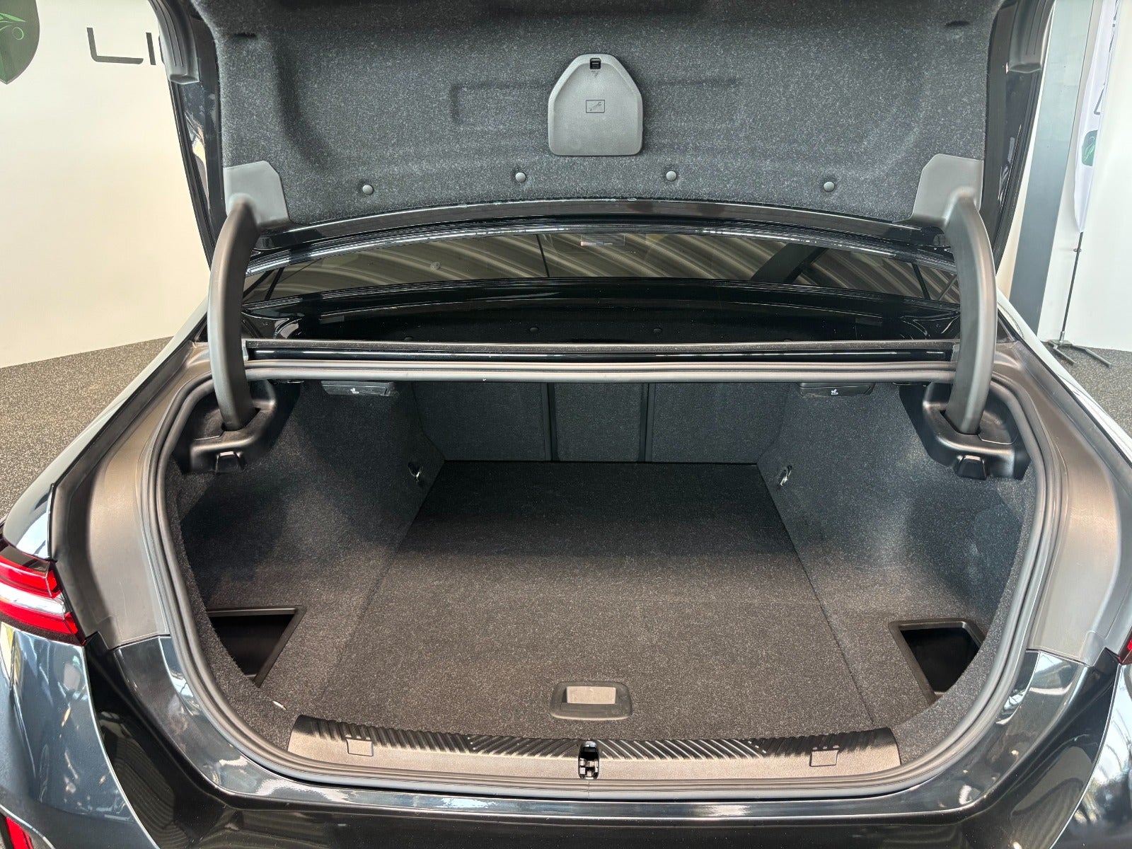 BMW i5 eDrive40 M-Sport 4d - 11