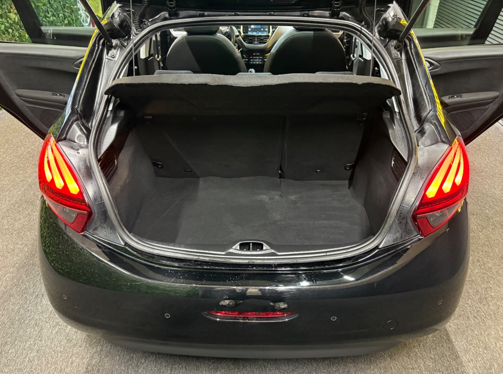 Billede af Peugeot 208 1,2 PureTech 82 Allure Sky