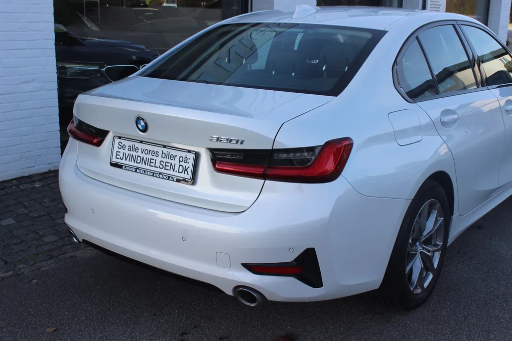BMW 320i Sport Line aut.