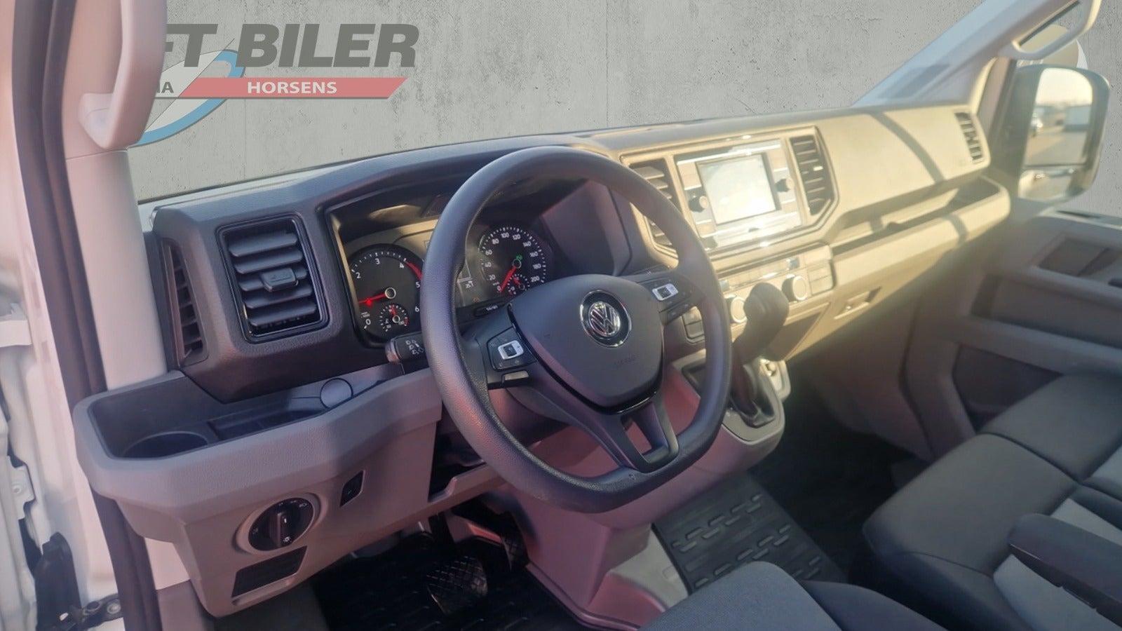 Billede af VW Crafter 35 2,0 TDi 177 Kassevogn L3H2 aut.