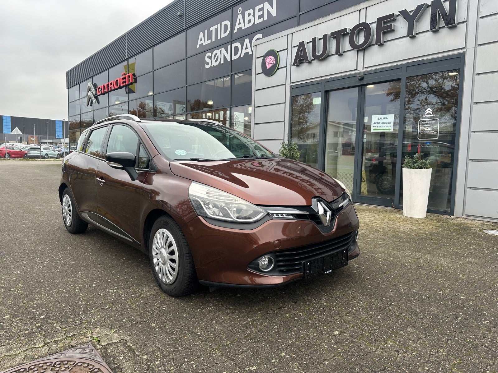 Renault Clio IV TCe 90 Expression Sport Tourer