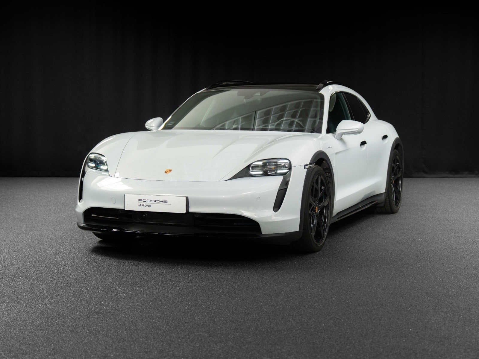 Porsche Taycan 4