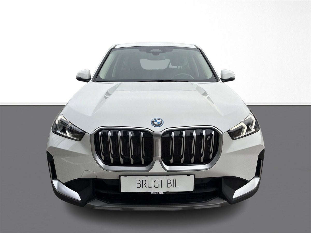 BMW iX1 xDrive30 billede 9