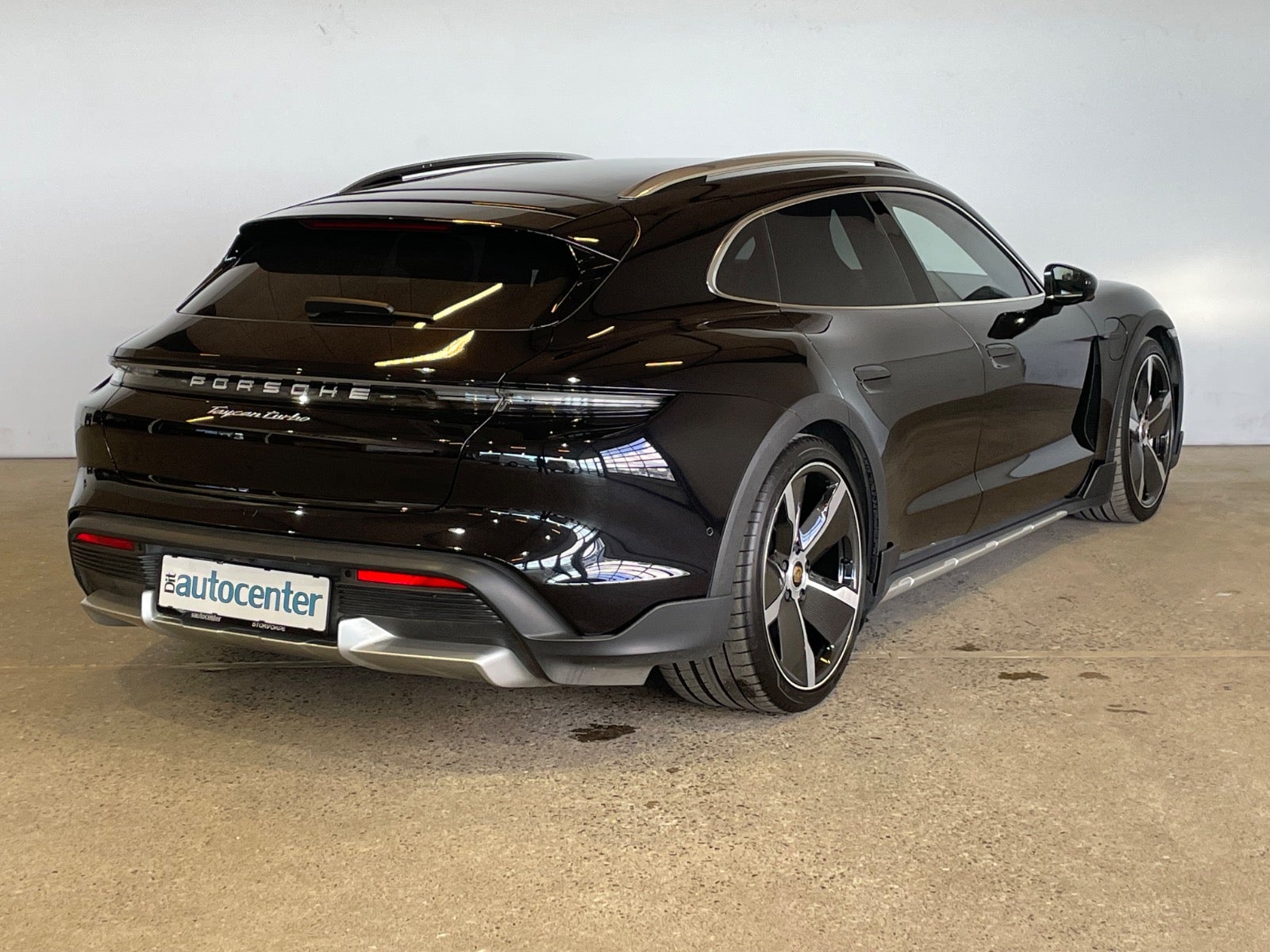Porsche Taycan Turbo Cross Turismo