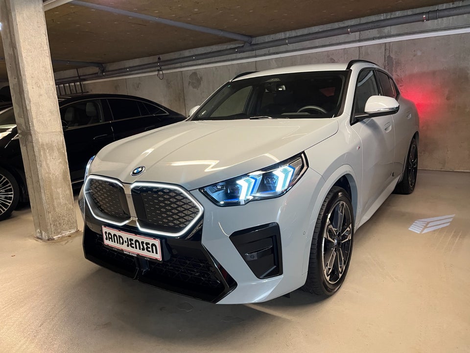 BMW iX2 eDrive20 Fully Charged M-Sport