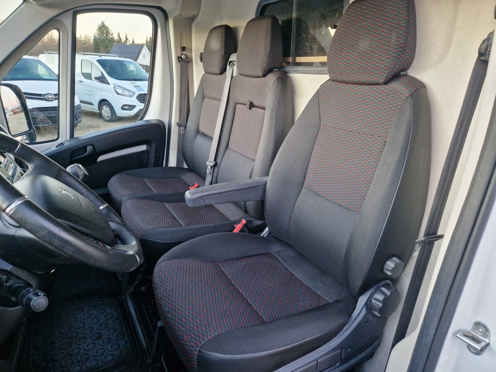 Billede af Peugeot Boxer 333 2,2 BlueHDi 140 L3H2 Premium