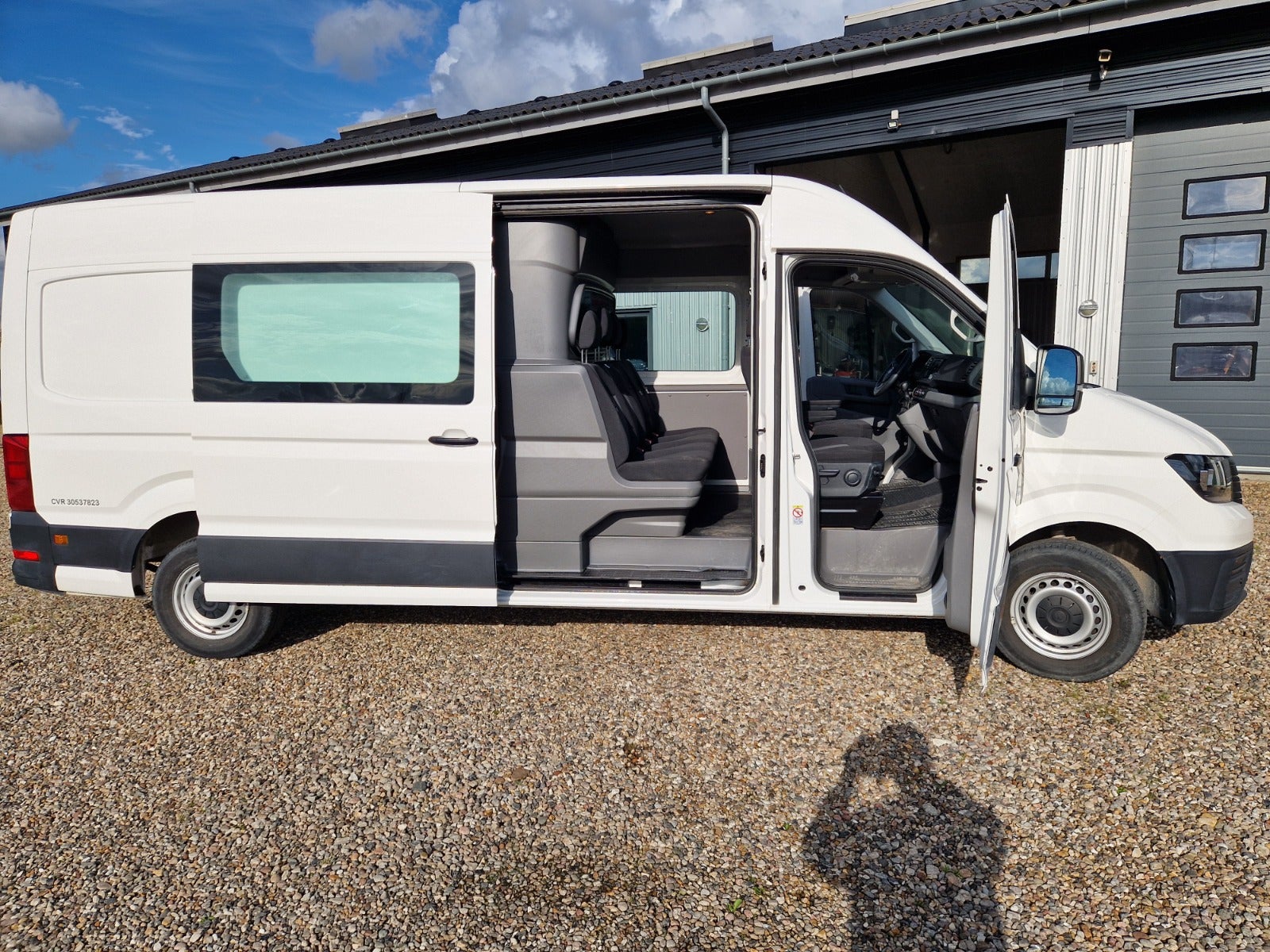 Billede af VW Crafter 35 2,0 TDi 177 Kassevogn L4H3 aut.