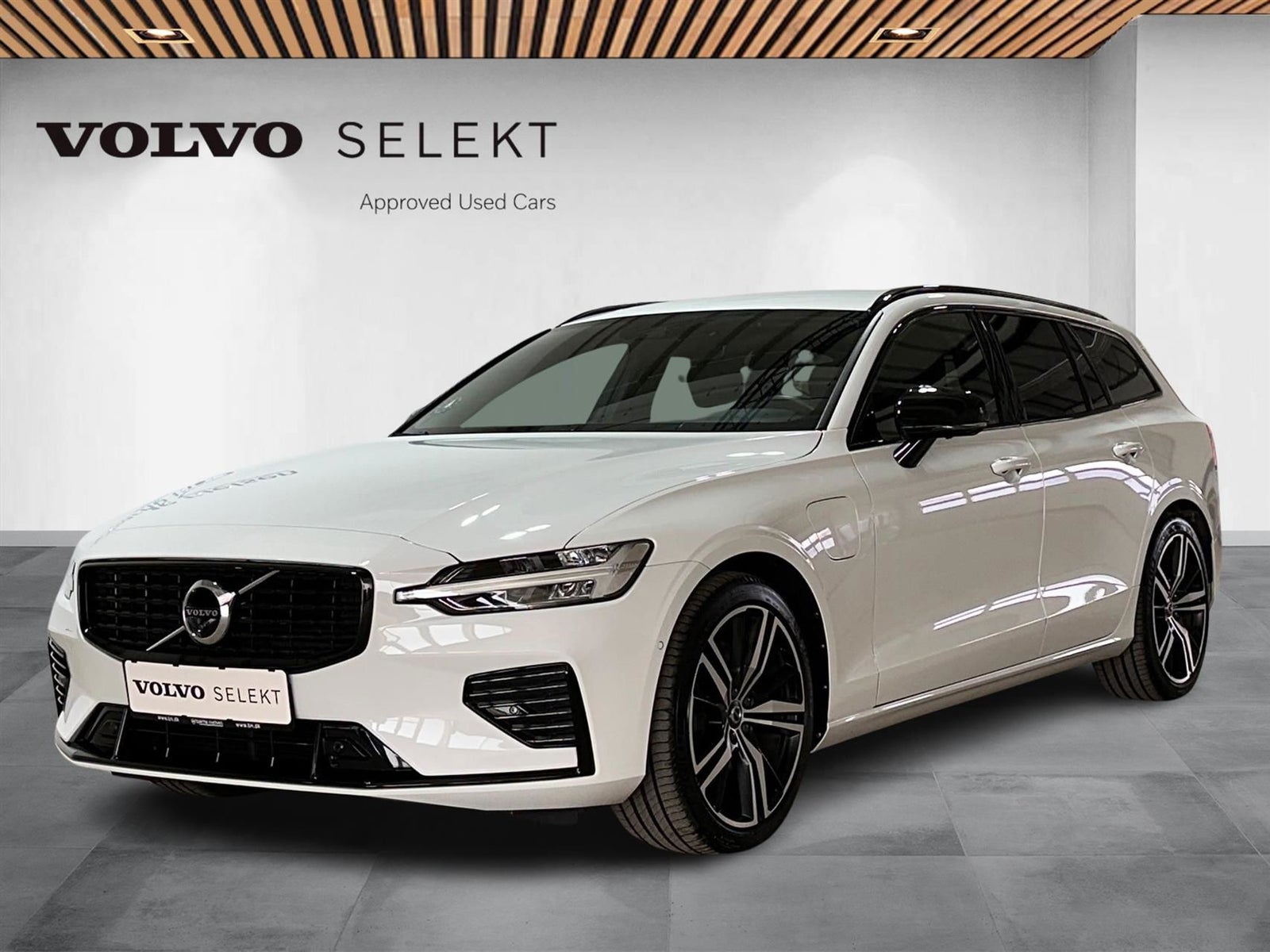 Brugt Volvo V60 T6 ReCharge R Design Aut AWD 2021 Udstillet I brugt-volvo-v60-t6-recharge-r-design-aut-awd-2021-udstillet-i