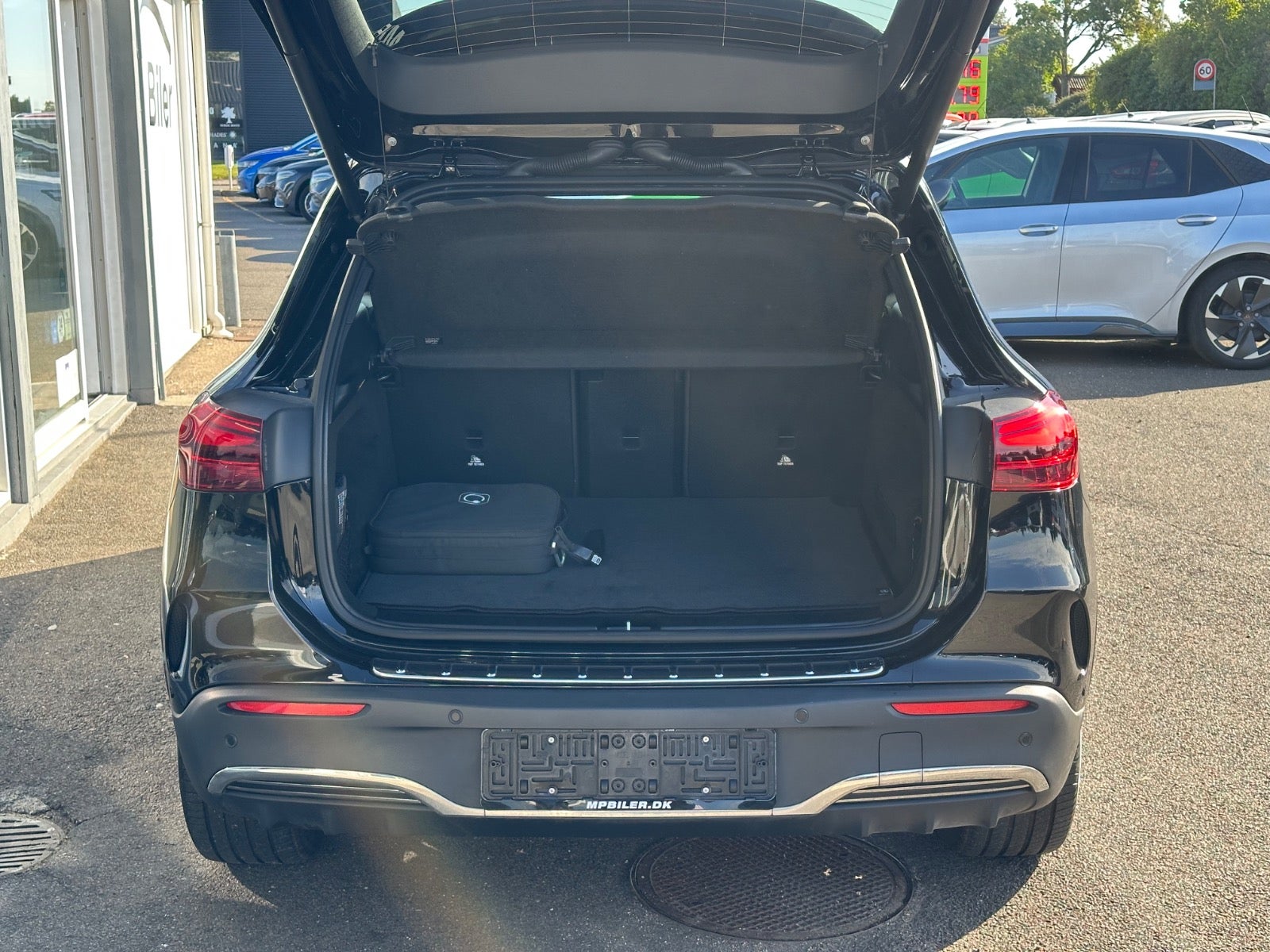Billede af Mercedes EQA350  AMG Line 4Matic