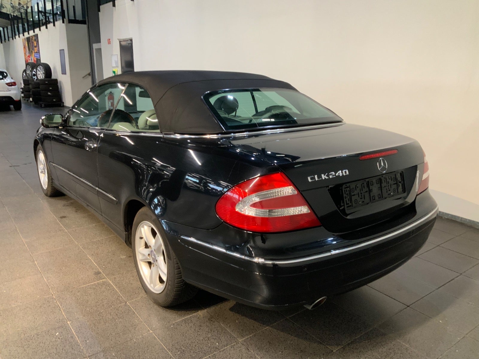 Mercedes-Benz CLK 240 (4/8)