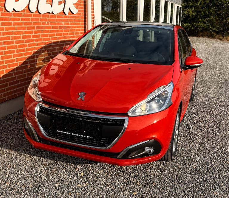 Peugeot 208 PureTech 82 Allure Sky