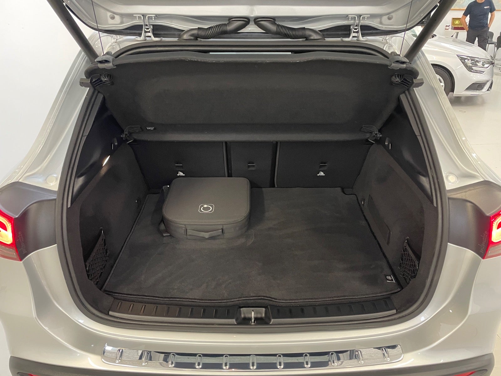 Billede af Mercedes EQA350  AMG Line 4Matic