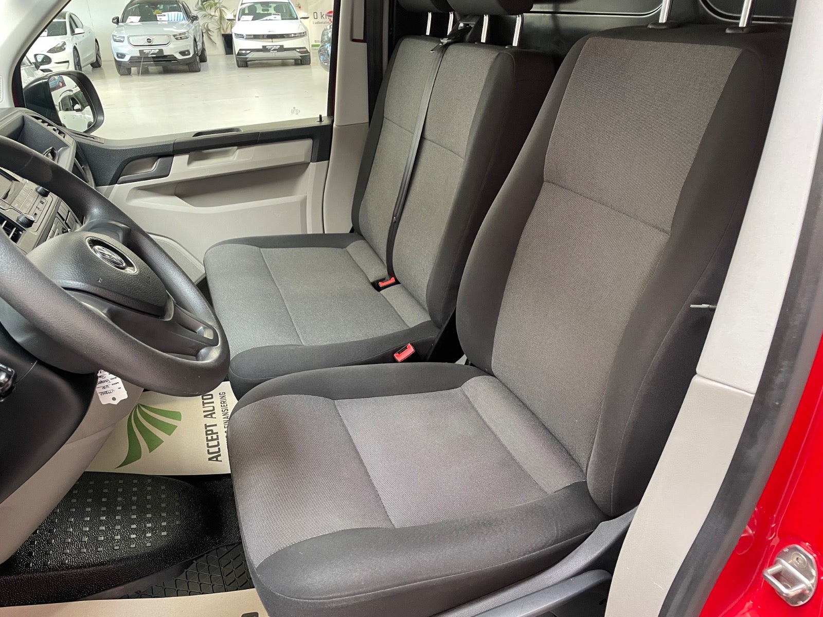 Billede af VW Transporter 2,0 TDi 102 Kassevogn kort