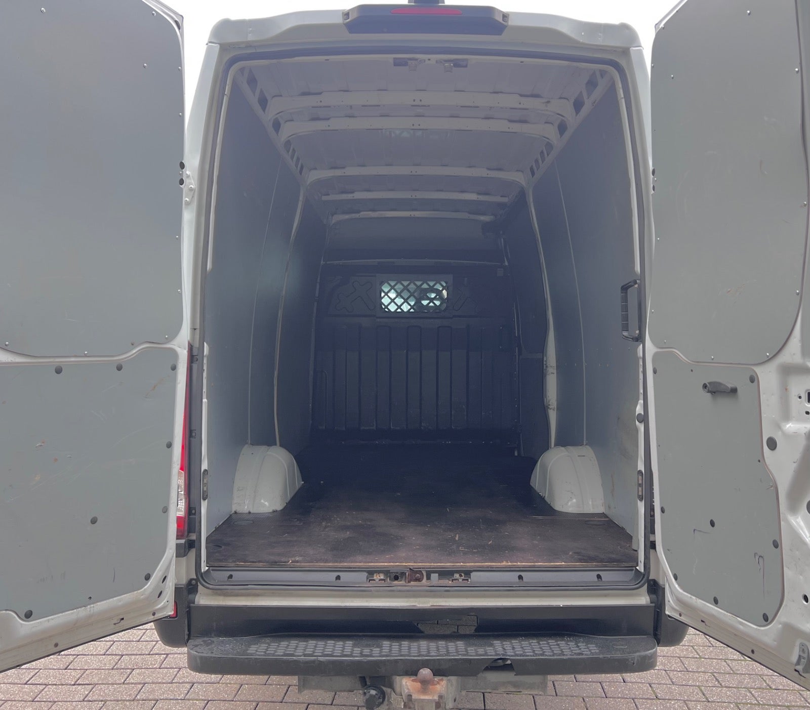 Billede af Iveco Daily 2,3 35S16 12m³ Van AG8