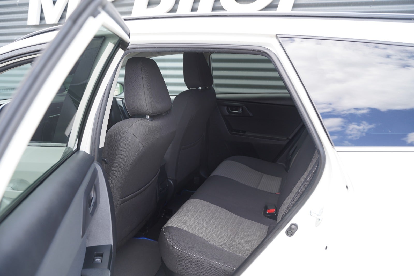 Billede af Toyota Auris 1,8 Hybrid H2 Comfort Touring Sports CVT