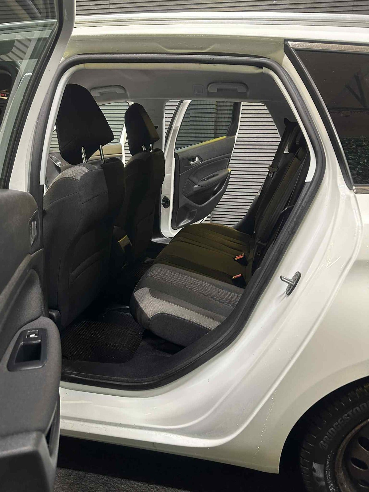 Billede af Peugeot 308 1,6 BlueHDi 120 Style Sky SW