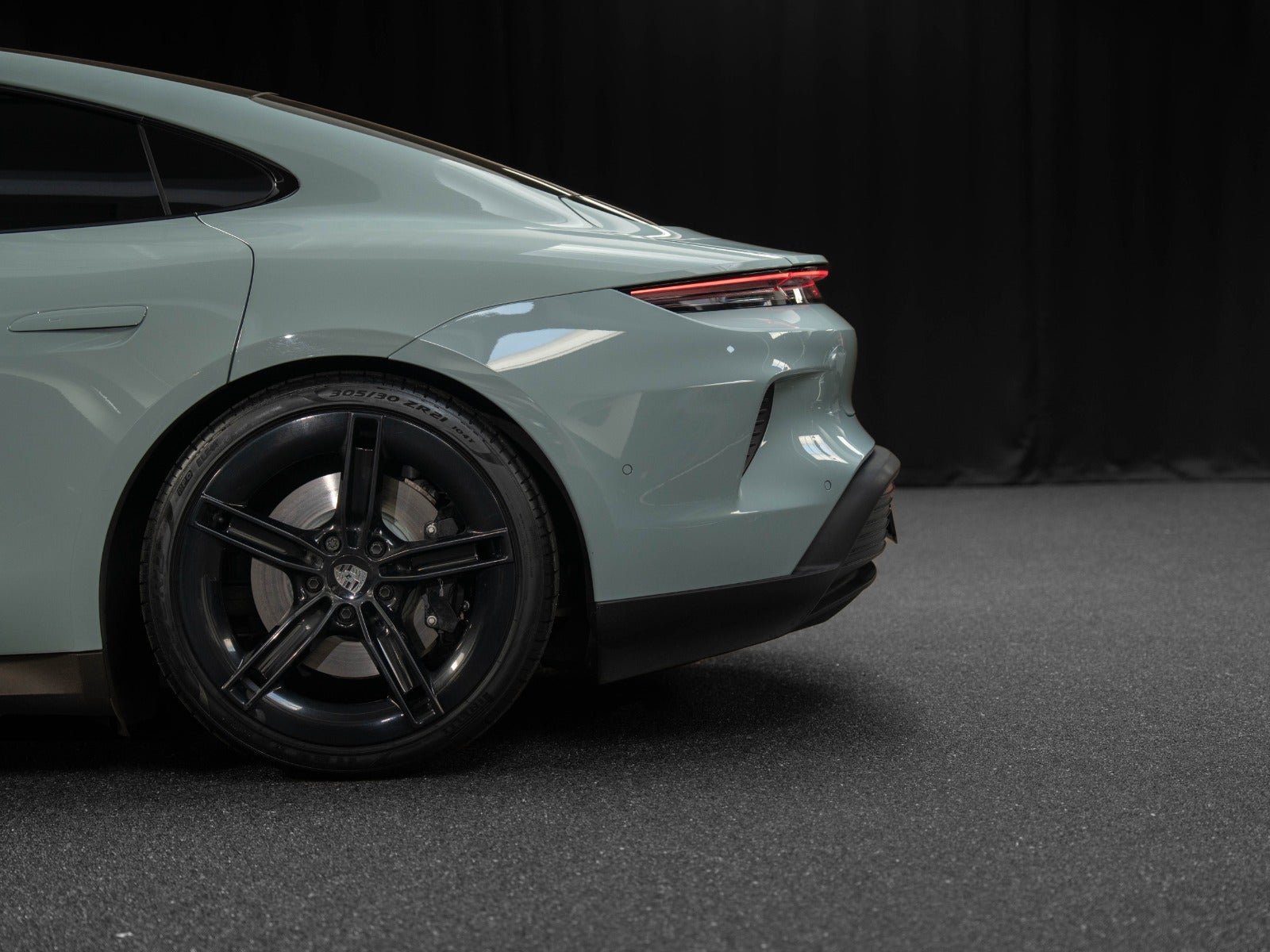 Gallery image 4 of 18