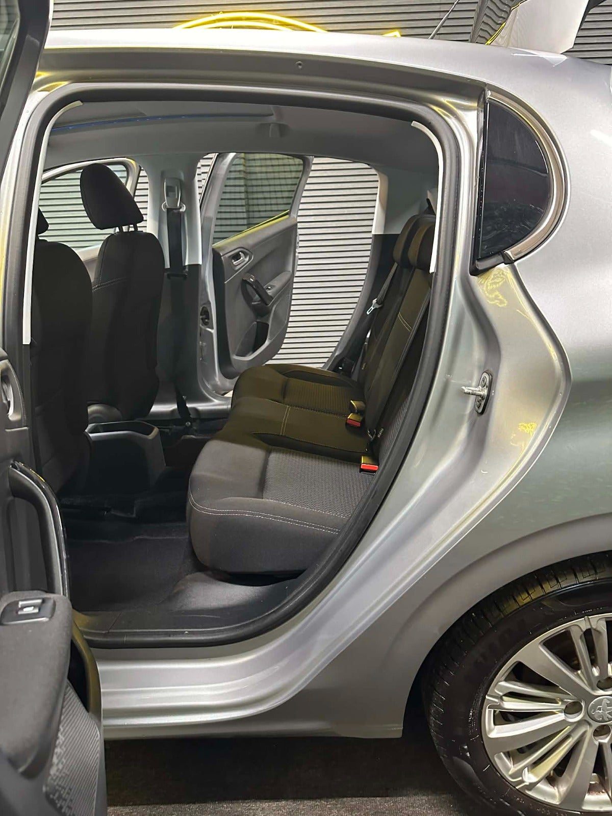 Billede af Peugeot 208 1,5 BlueHDi 100 Infinity Sky