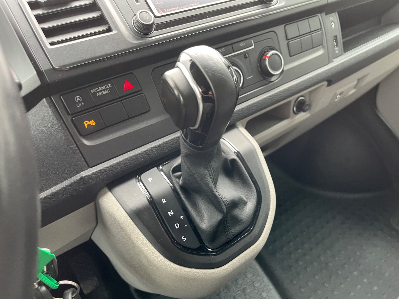 Billede af VW Transporter 2,0 TDi 150 Kassevogn DSG lang